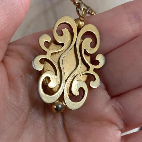 Vintage MOP Abalone Shell Pendant Necklace - Picture 3 of 6